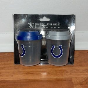 Indianapolis Colts linebacker pastiche Salt & Pepper shaker set